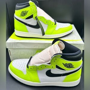 Air Jordan 1 Retro High OG Visionaire Size 11 555088-702 NEW WITH BOX